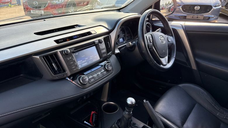 Toyota Rav 4 2.2 D-4D Invincible 5dr Diesel Estate